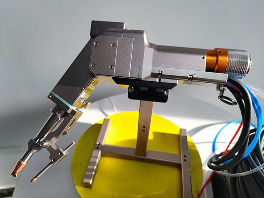 Bom preço. Cabeça de soldagem a laser de motor duplo portátil para corte a laser de aço de alumínio de 2000W on-line