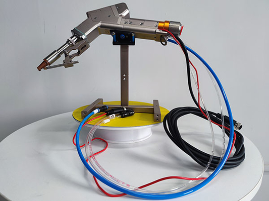 Bom preço. Melhore o seu desempenho de soldagem com cabeça de soldagem a laser de fibra com bocal tipo U M16-C on-line